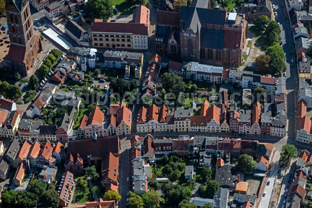 Aerial photograph Wismar - City view on down town on Luebschestrasse in Wismar in the state Mecklenburg - Western Pomerania, Germany
