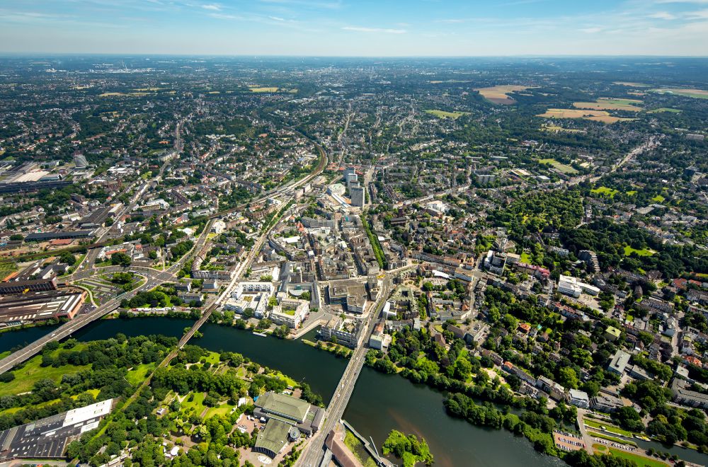 Aerial photograph Mülheim an der Ruhr - City view on down town in Muelheim on the Ruhr at Ruhrgebiet in the state North Rhine-Westphalia, Germany