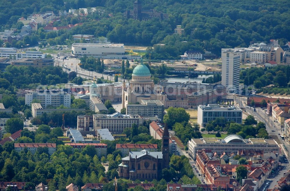 Aerial image Potsdam - City view on down town with Nikolaikirche and Kirche St.Peter and Paul in the district Noerdliche Innenstadt in Potsdam in the state Brandenburg, Germany