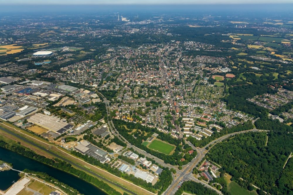 Aerial photograph Gelsenkirchen - City view on down town along the Willy-Brandt-Allee - Cranger Strasse in the district Erle in Gelsenkirchen in the state North Rhine-Westphalia, Germany