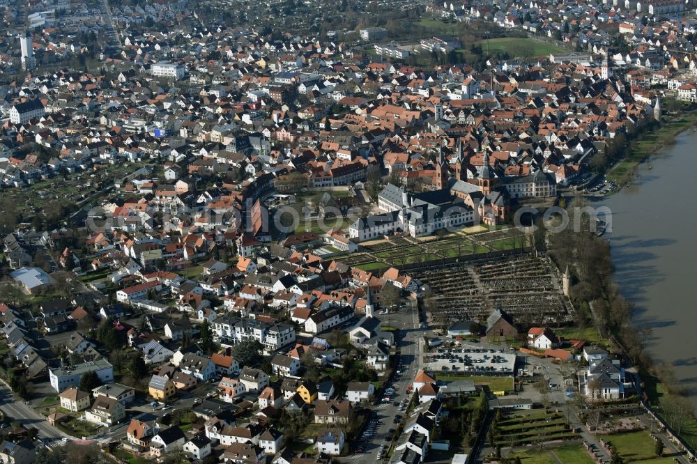 Seligenstadt from the bird's eye view: City view of the city area of in Seligenstadt in the state Hesse