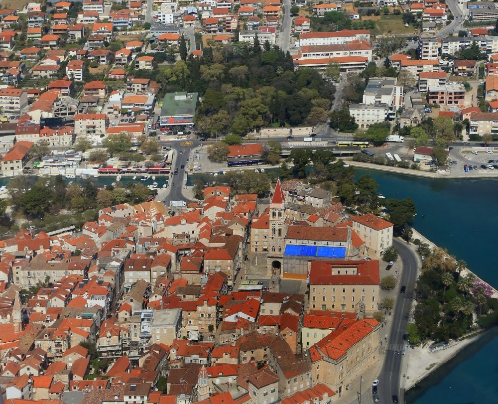 Aerial photograph Trogir - City view on down town in Trogir in Splitsko-dalmatinska zupanija, Croatia