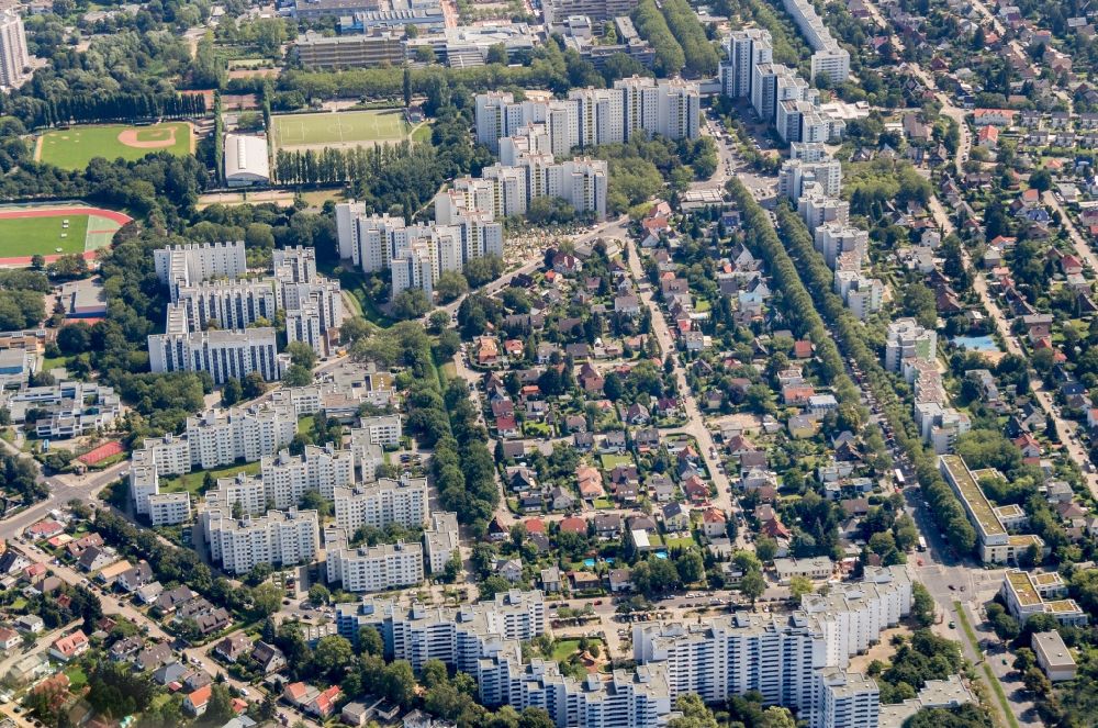 Aerial image Berlin - City view of downtown area Maerkisches Viertel in the district Reinickendorf in Berlin