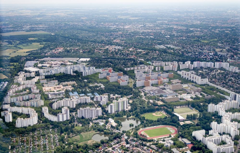 Aerial image Berlin - City view of downtown area Maerkisches Viertel in the district Reinickendorf in Berlin