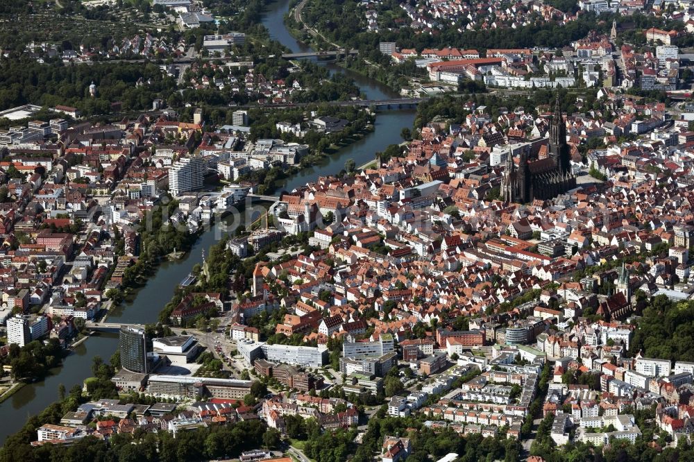 Ulm from the bird's eye view: City view of downtown area with Ulmer Muenster in Ulm in the state Baden-Wurttemberg, Germany