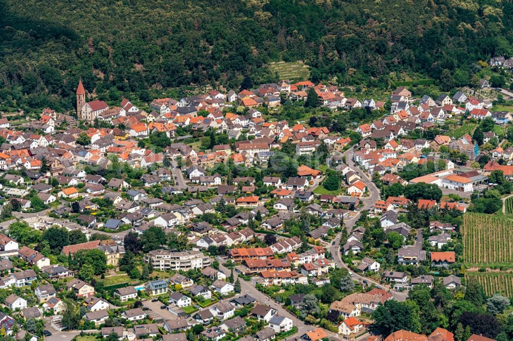 Aerial photograph Neustadt an der Weinstraße - District Koenigsbach on Waldrand of Plaelzer Walof in the city in Neustadt an der Weinstrasse in the state Rhineland-Palatinate, Germany