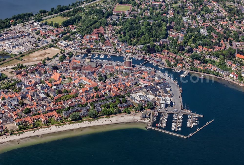 Aerial photograph Eckernförde - City view at the sea coast area with beach and harbor in Eckernfoerde in the state Schleswig-Holstein, Germany