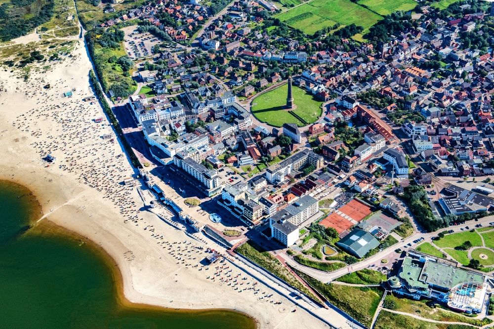 Aerial photograph Borkum - City view on sea coastline of North Sea in Borkum in the state Lower Saxony, Germany