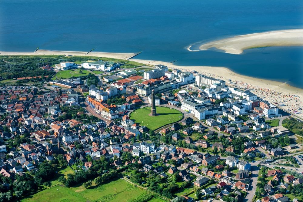 Aerial photograph Borkum - City view on sea coastline of North Sea in Borkum in the state Lower Saxony, Germany