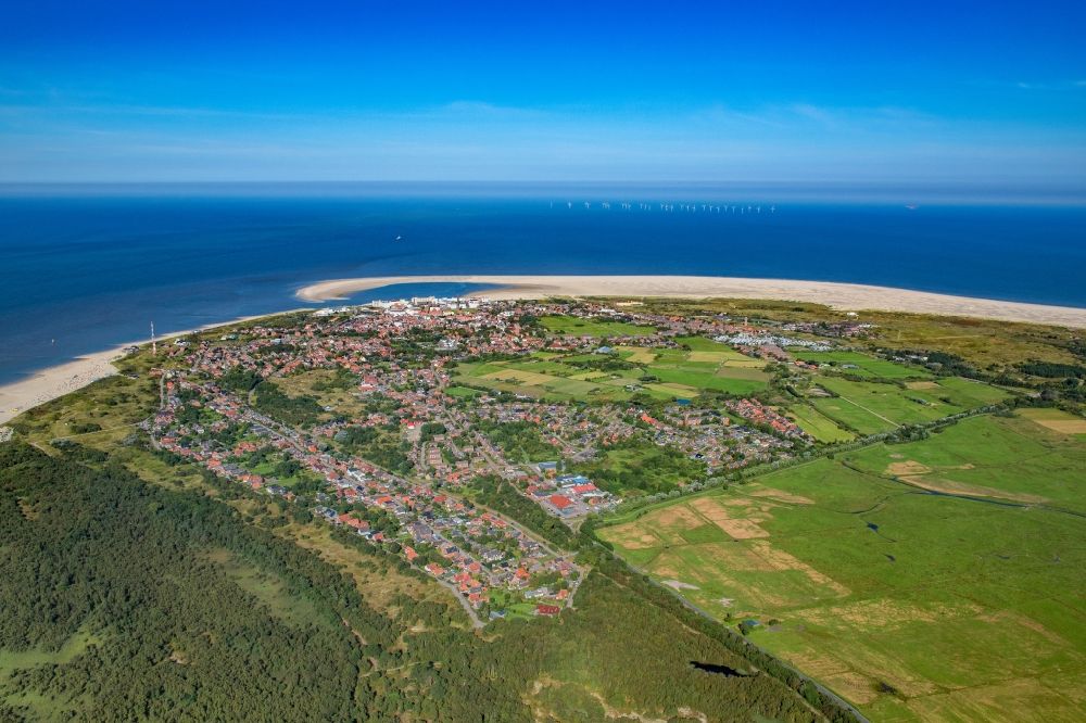 Aerial image Borkum - City view on sea coastline of North Sea in Borkum in the state Lower Saxony, Germany