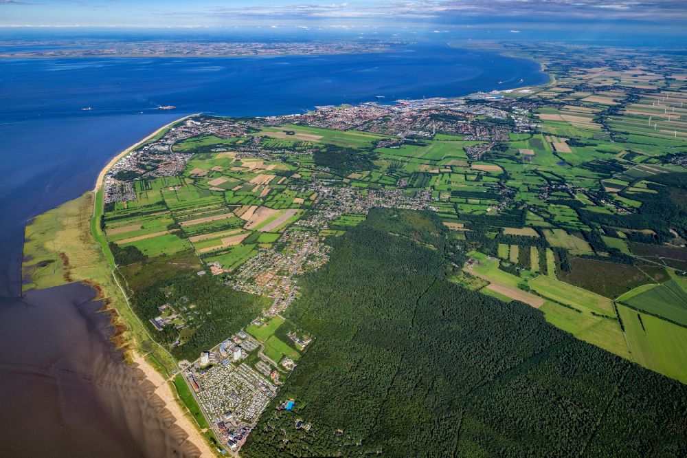 Aerial image Cuxhaven - City view on sea coastline of North Sea in Cuxhaven in the state Lower Saxony, Germany