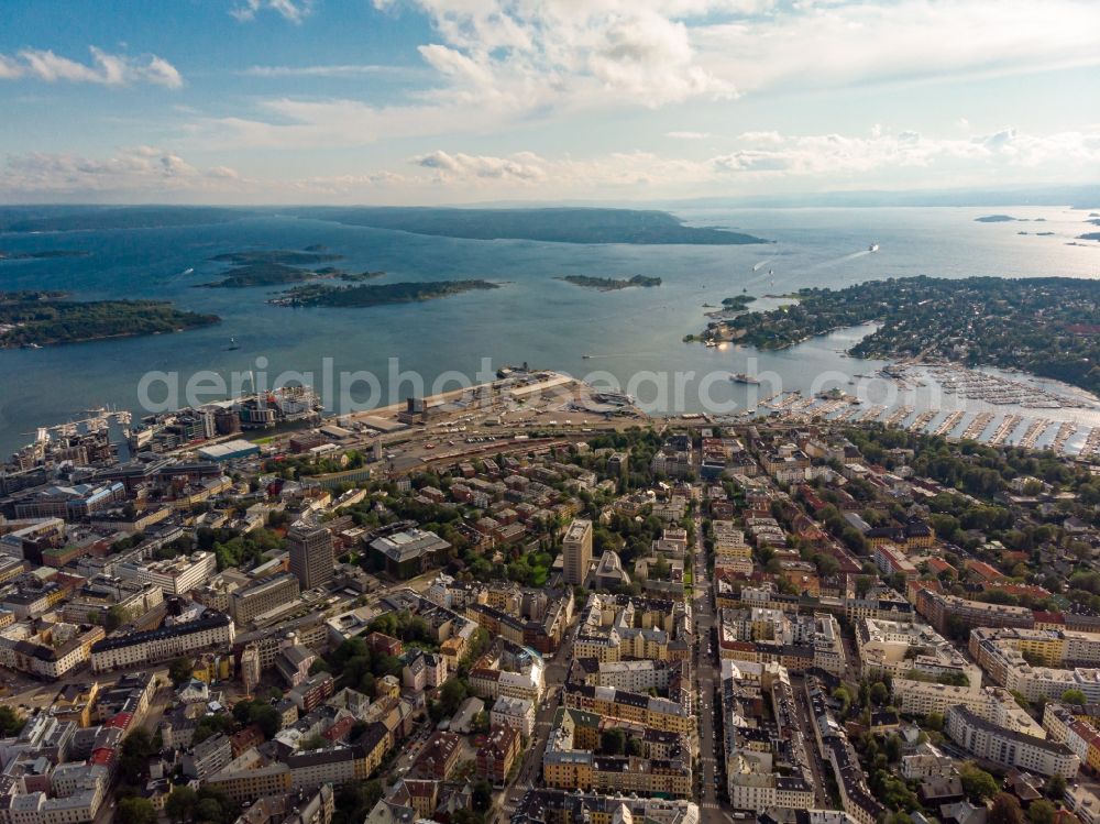 Aerial photograph Oslo - City view on sea coastline of Oslofjorof in the district centrum in Oslo in Norway