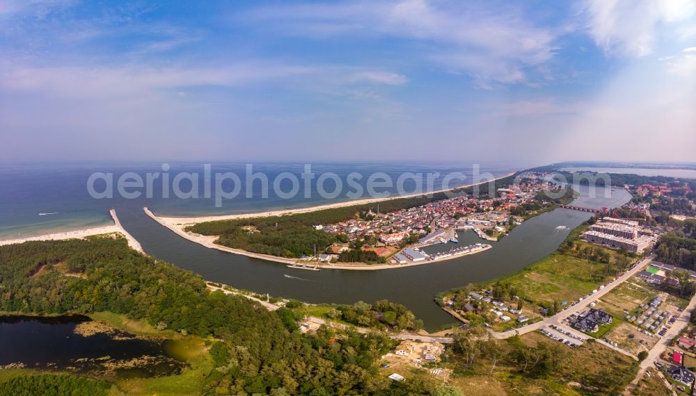 Aerial photograph Dziwnow - City view on sea coastline of Baltic Sea in Dziwnow in Zachodniopomorskie, Poland