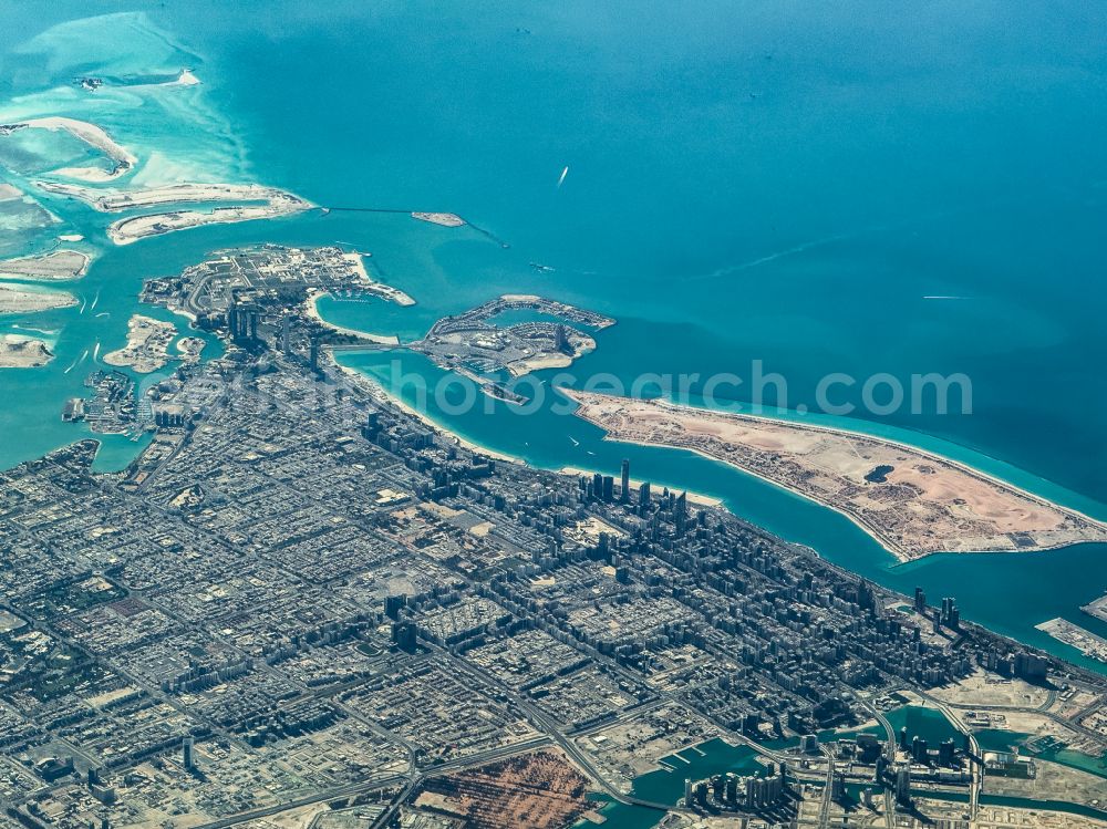 Aerial image Abu Dhabi - City view on sea coastline Persischer Golf on street Corniche Street in Abu Dhabi in United Arab Emirates