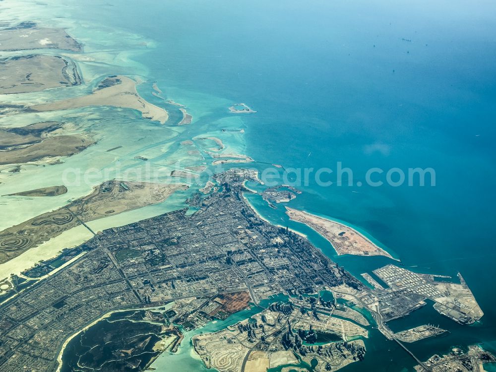 Aerial photograph Abu Dhabi - City view on sea coastline Persischer Golf on street Corniche Street in Abu Dhabi in United Arab Emirates