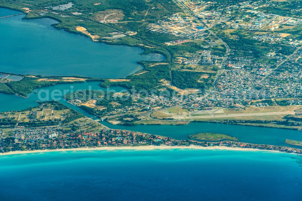 Aerial photograph Santa Marta - City view on sea coastline Varadero in Santa Marta in Matanzas, Cuba