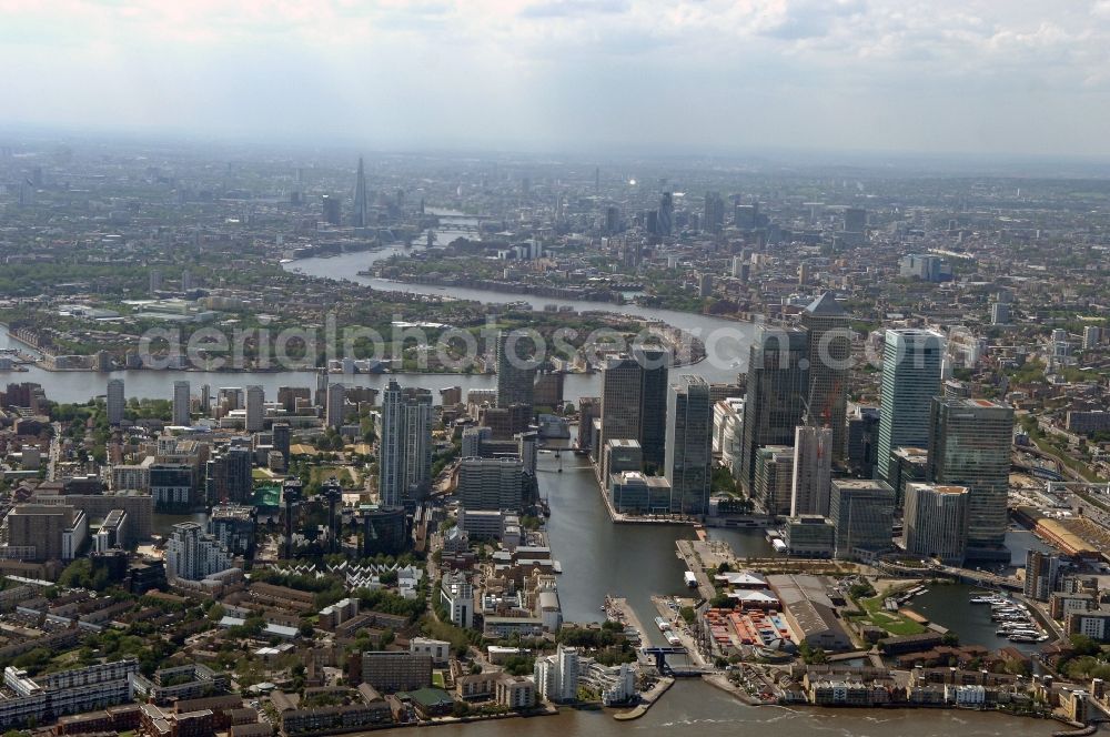 Aerial photograph London - 20/06/2012 LONDON city view from London's Isle of Dogs, the financial district and financial center of the Thames City. The picture shows the high-rise buildings / skyscrapers in the North and South Colonnade, Aspen Way, Montgomery St., Marsh Wall. Here is the core focus of the world's financial capital. Represented are renowned, globally active financial institutions such as HSBC, Citibank, KPMG, rating agencies such as JP Morgan