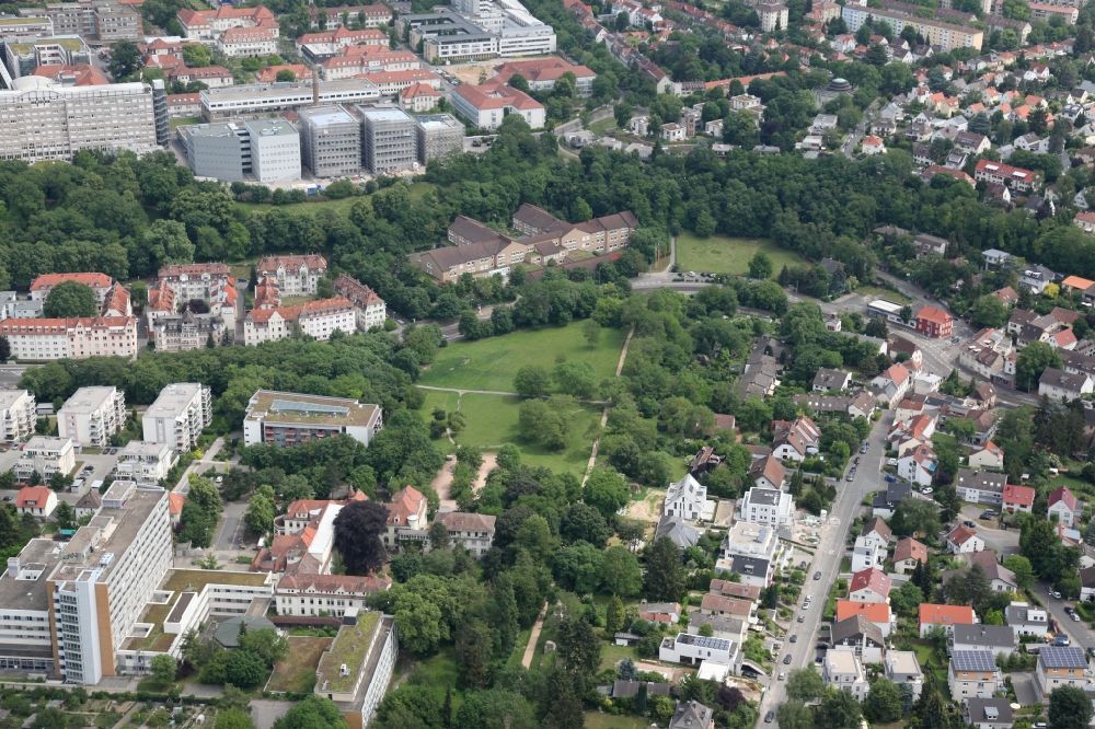 Aerial image Mainz - District of Oberstadt in the city in Mainz in the state Rhineland-Palatinate, Germany, Above the center of the picture is the psychiatric clinic and polyclinic of the Johannes Gutenberg University Mainz