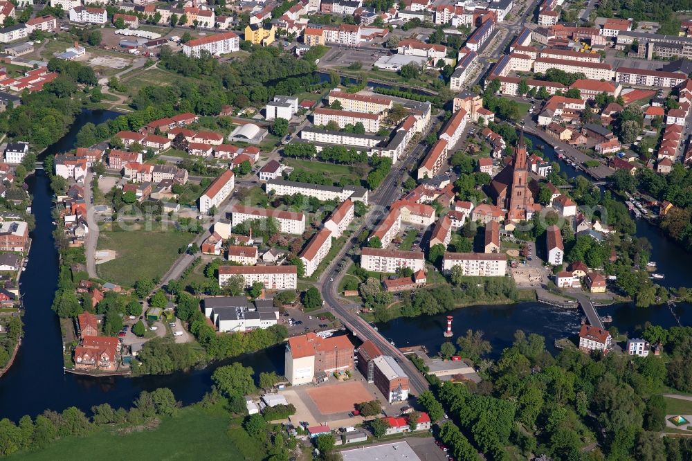 Rathenow from the bird's eye view: City view on the river bank of Havel and of Stadtkanal on Platz of Jugend - Steinstrasse in Rathenow in the state Brandenburg, Germany