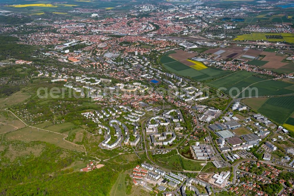 Erfurt from the bird's eye view: City view in the urban area of a??a??the southwestern suburb in the district Melchendorf in Erfurt in the state Thuringia, Germany