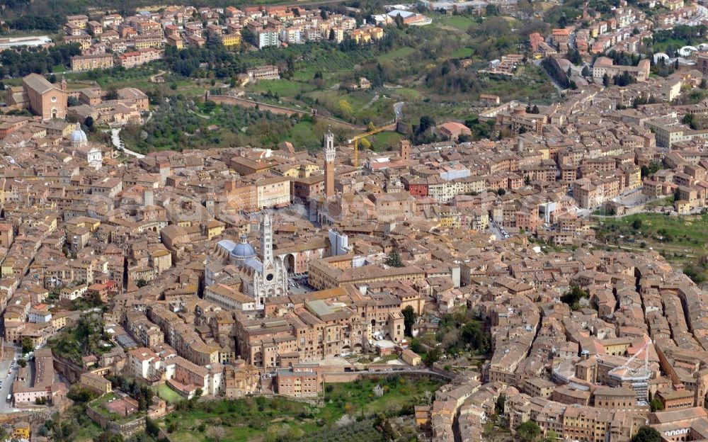Siena from the bird's eye view: City view of Siena in the homonymous province in Italy