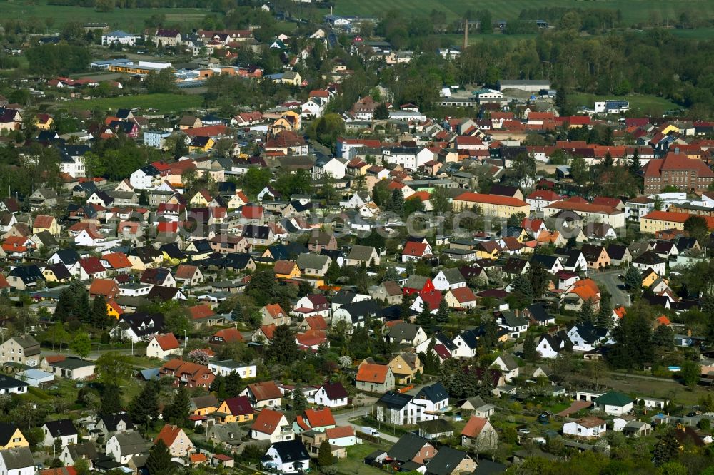 Zehdenick from above - Downtown area and adjacent urban areas with streets and houses of the residential areas in Zehdenick in the state Brandenburg, Germany