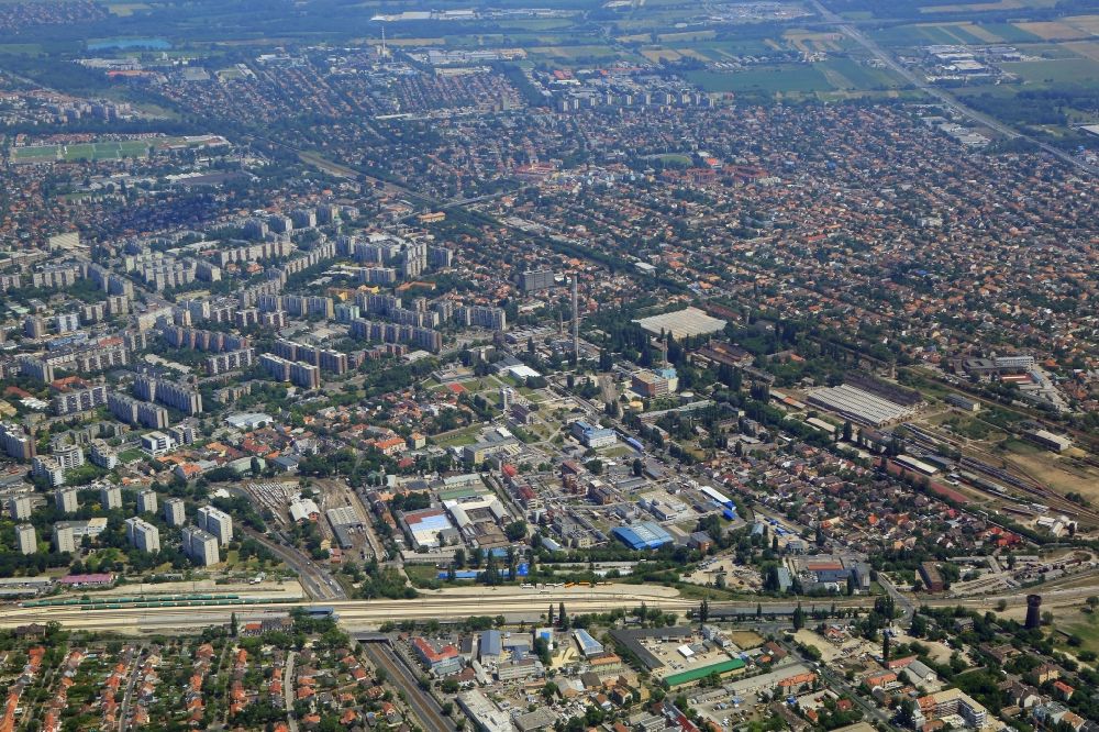 Aerial photograph Budapest - District Angyalfid at the railway station area in the city region IV. keruelet in Budapest in Hungary