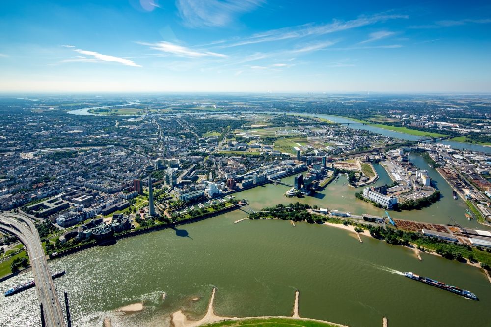 Aerial photograph Düsseldorf - View of the city center of Duesseldorf including the habour, course of the Rhine, the Rhinetower, the Landtag Rhine-Westphalia and the surroundings of Duesseldorf in the state North Rhine-Westphalia