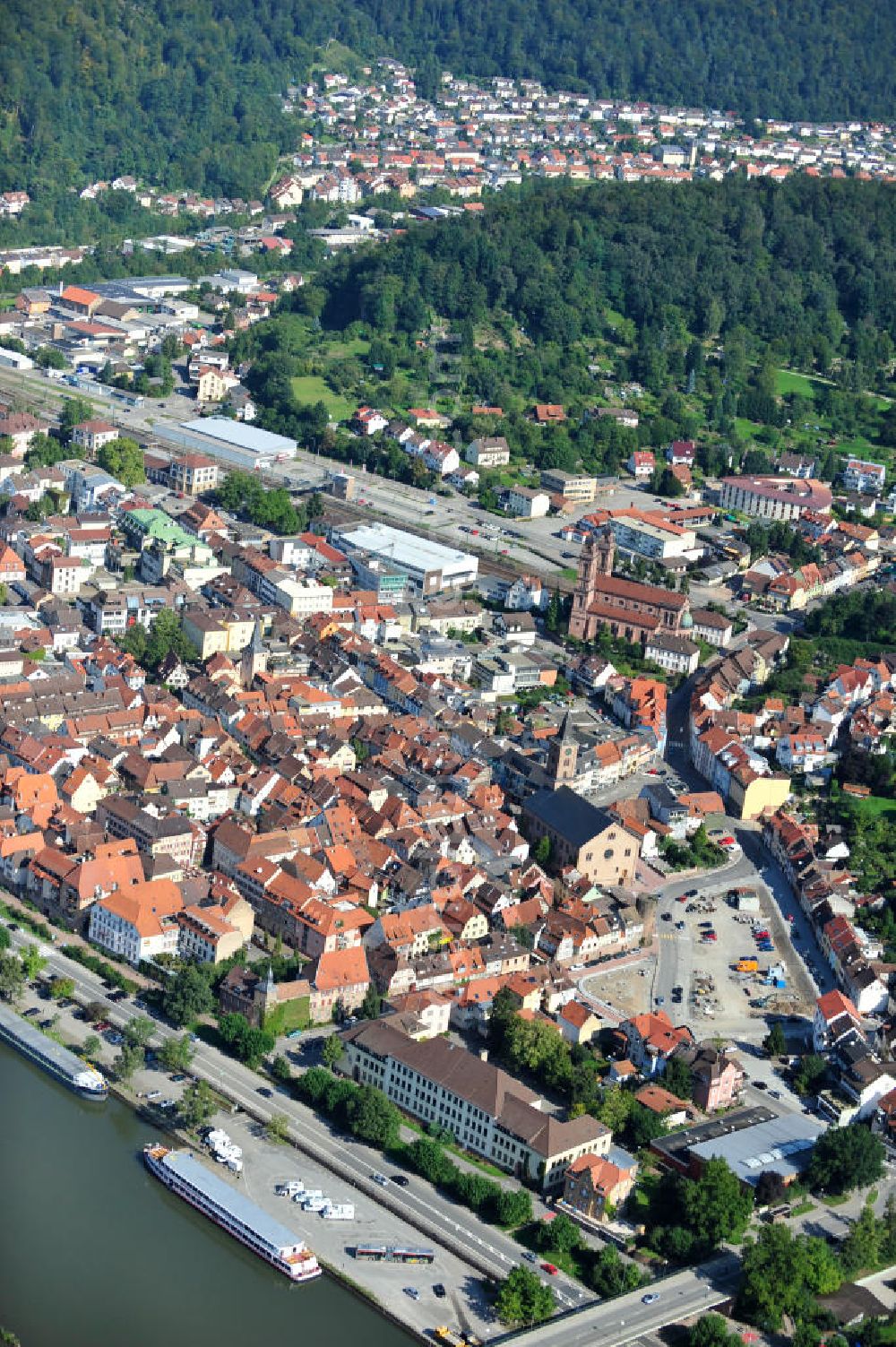 Aerial image EBERBACH - Stadtansicht Stadtzentrum von Eberbach in Baden-Württemberg. Cityscape of downtown Eberbach in Baden-Wuerttemberg.
