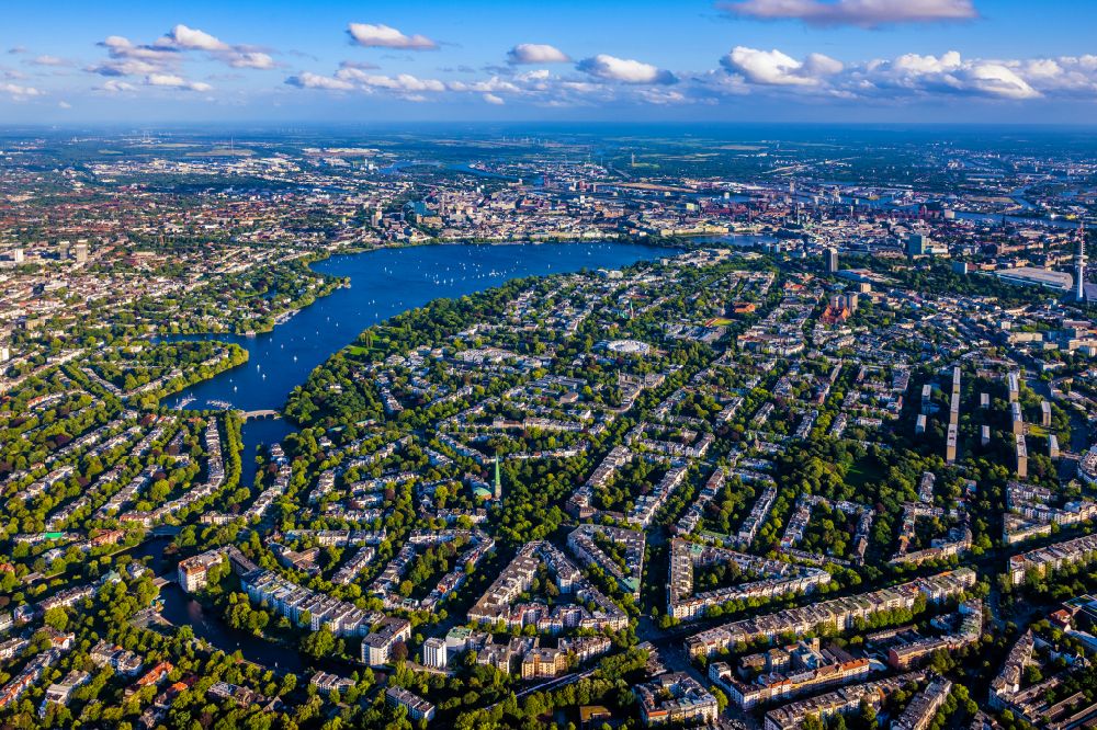 Aerial image Hamburg - City view on the river bank of Alster in the district Harvestehude in Hamburg, Germany