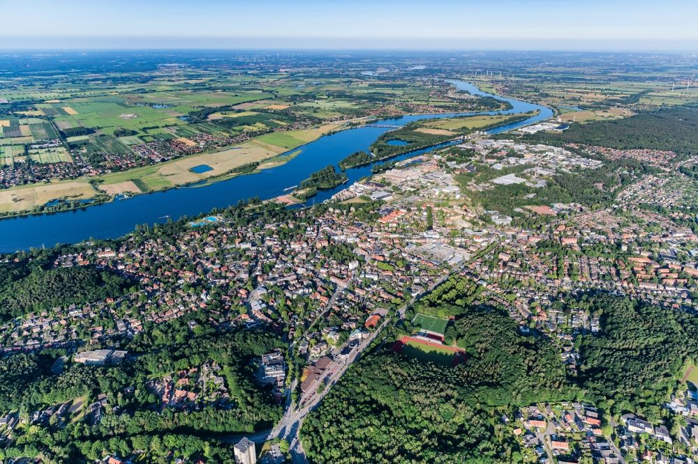 Aerial photograph Geesthacht - City view on the river bank Elbe in Geesthacht in the state Schleswig-Holstein, Germany