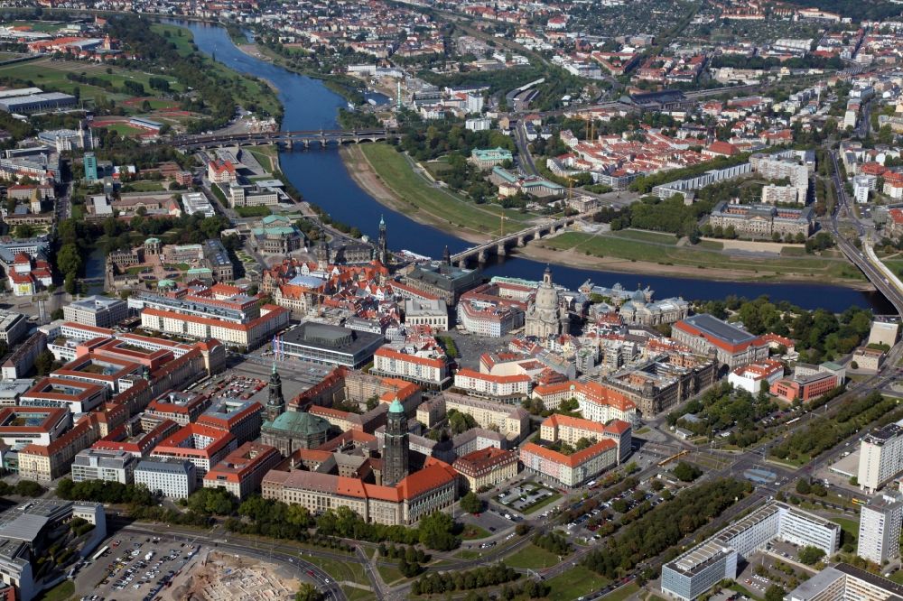 Aerial image Dresden - City view on the river bank of the River Elbe in the district Altstadt in Dresden in the state Saxony, Germany