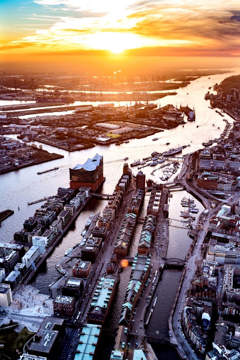 Hamburg from the bird's eye view: City view on the river bank of the River Elbe in the district HafenCity in Hamburg, Germany