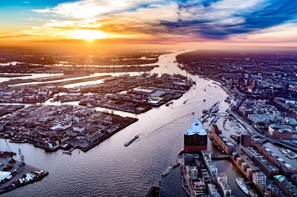 Aerial image Hamburg - City view on the river bank of the River Elbe in the district HafenCity in Hamburg, Germany
