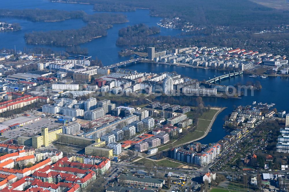 Aerial image Berlin - City view on the banks of the Havel river in the Spandau Hakenfelde district in Berlin, Germany