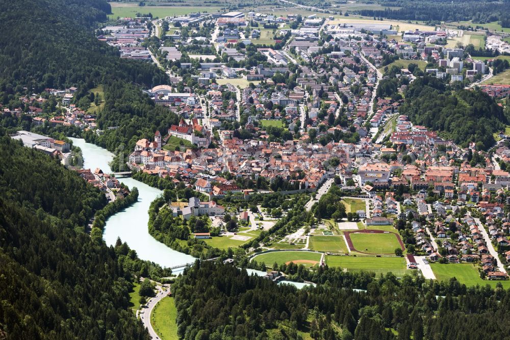 Aerial photograph Füssen - City view on the river bank of Lech in Fuessen in the state Bavaria, Germany
