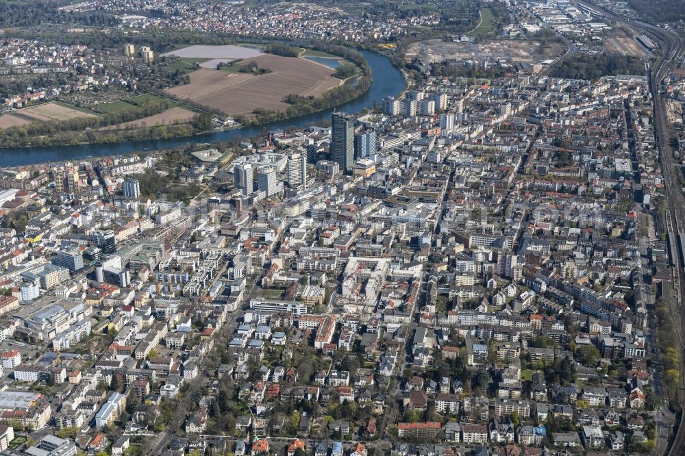 Aerial photograph Offenbach am Main - City view on the river bank of the Main river in Offenbach am Main in the state Hesse, Germany