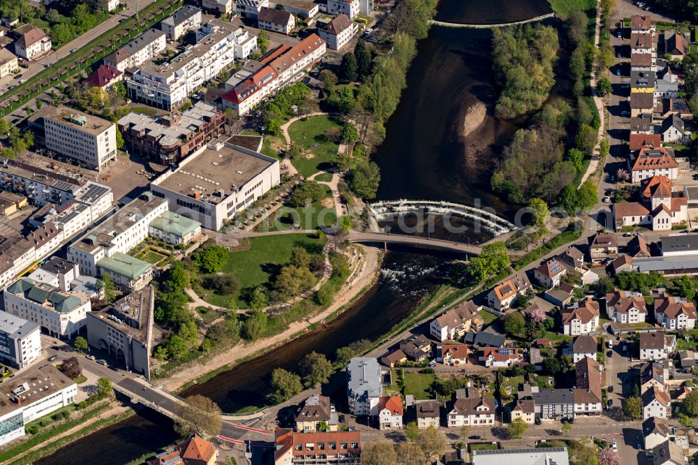 Aerial photograph Gaggenau - City view on the river bank of Murg in Gaggenau in the state Baden-Wuerttemberg, Germany