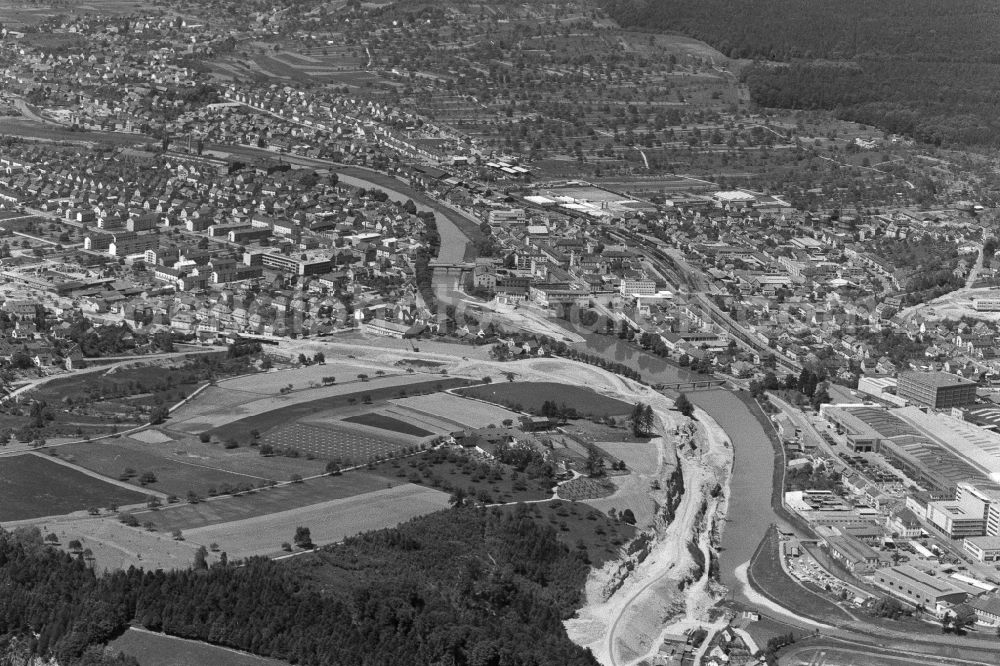 Aerial photograph Gaggenau - City view on the river bank Murg in Gaggenau in the state Baden-Wuerttemberg, Germany