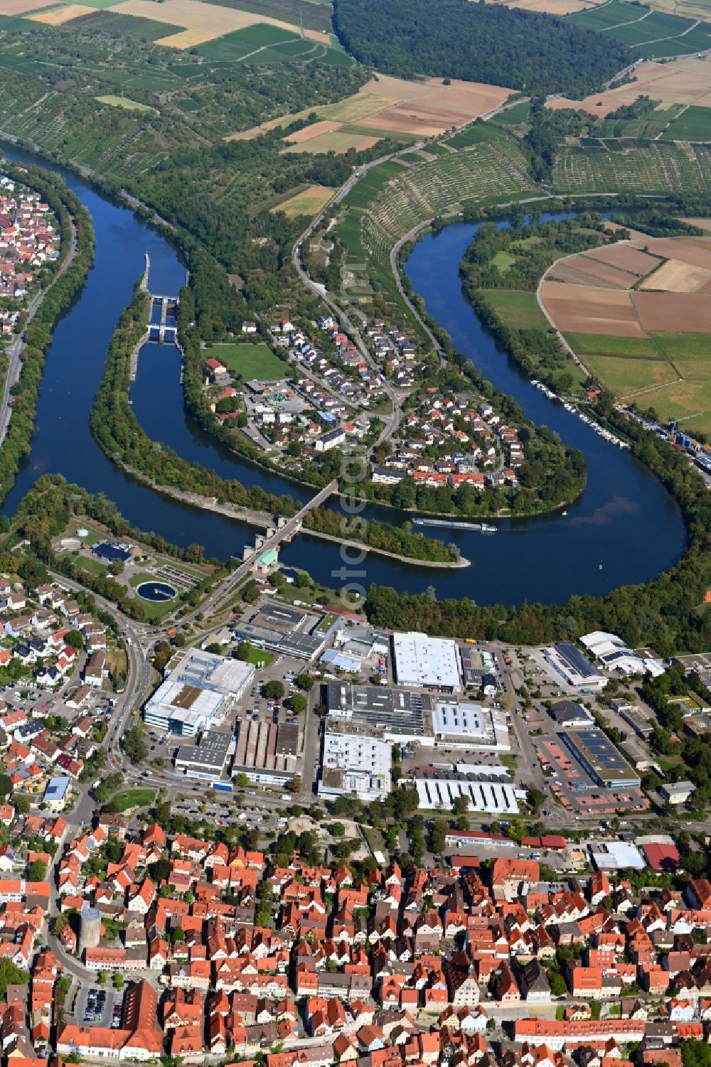 Aerial photograph Besigheim - City view on the river bank of the river Neckar in Besigheim in the state Baden-Wurttemberg, Germany