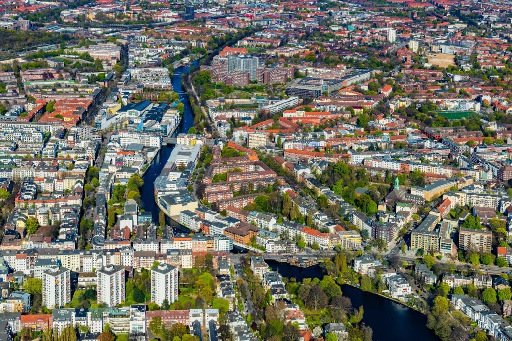Aerial photograph Hamburg - City view on the river bank Osterbekkanal in the district Barmbek-Sued in Hamburg, Germany