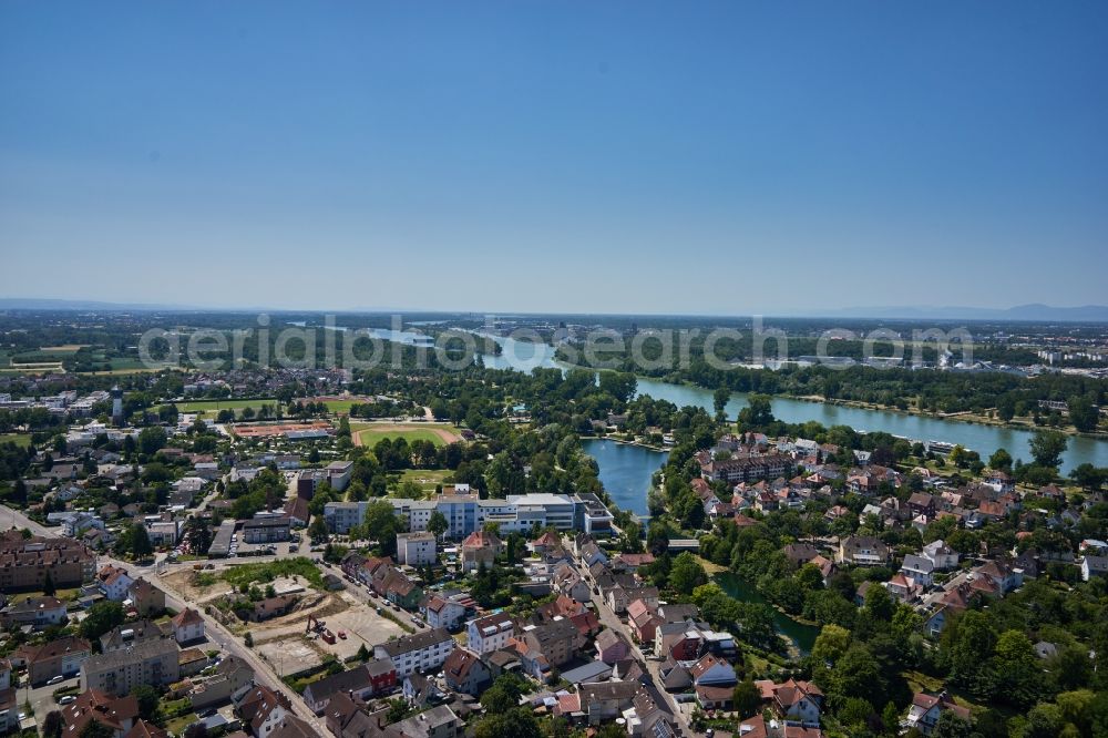 Kehl from the bird's eye view: City view on the river bank on Rhein in Kehl in the state Baden-Wurttemberg, Germany