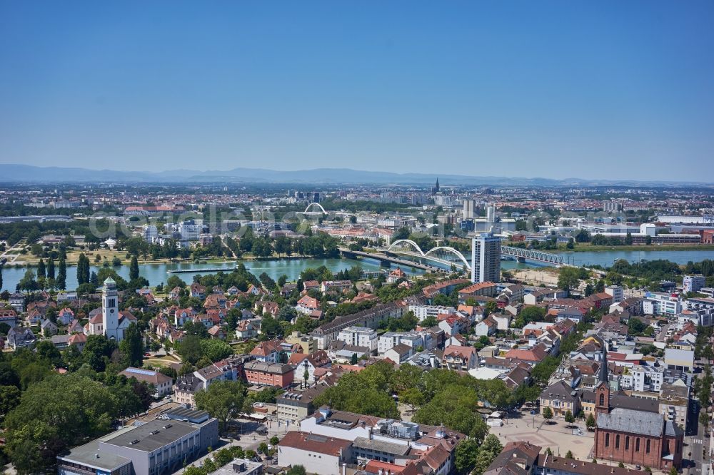 Kehl from the bird's eye view: City view on the river bank on Rhein in Kehl in the state Baden-Wurttemberg, Germany