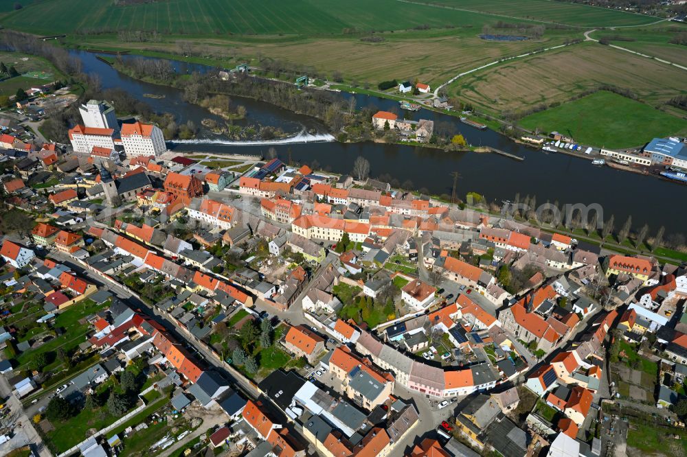 Aerial photograph Wettin-Löbejün - City view on the river bank of Saale on street Burgstrasse in Wettin-Loebejuen in the state Saxony-Anhalt, Germany