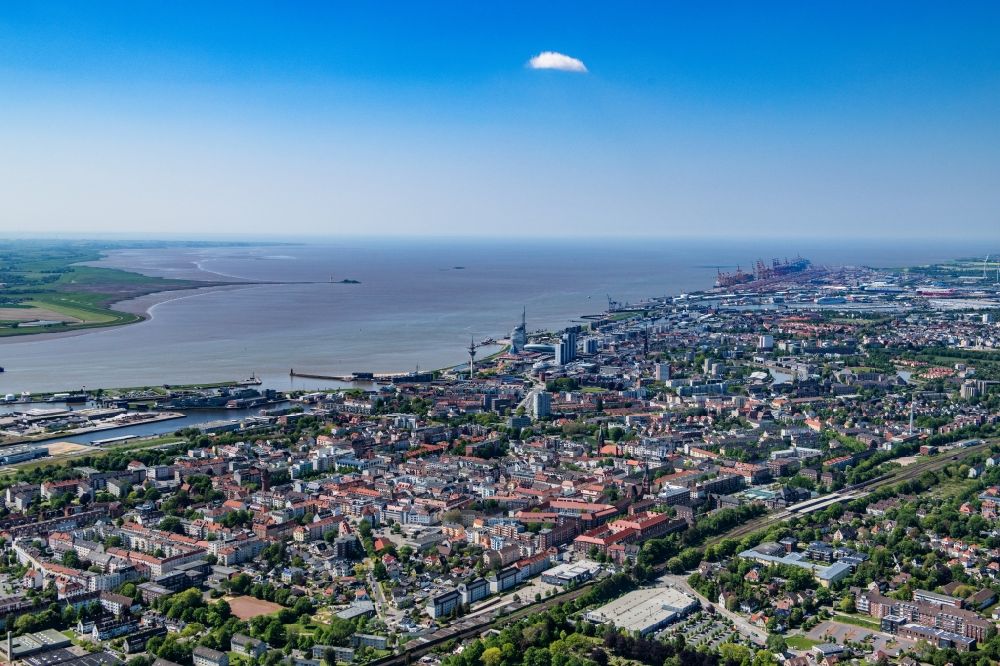 Aerial image Bremerhaven - City view on the river bank of the Weser river in Bremerhaven in the state Bremen, Germany