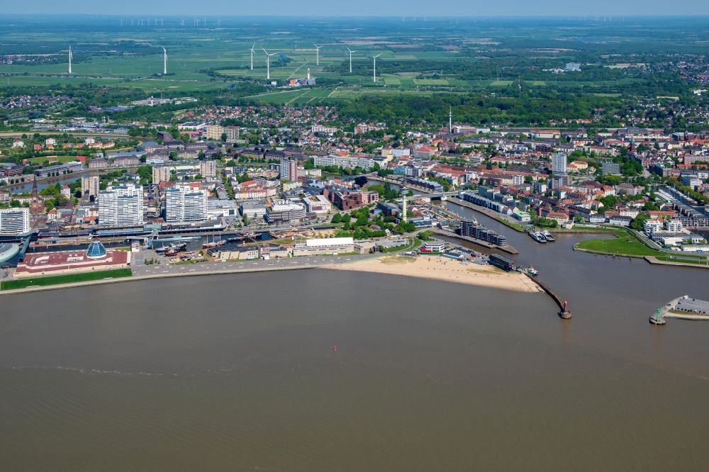 Bremerhaven from the bird's eye view: City view on the river bank of the Weser river in Bremerhaven in the state Bremen, Germany