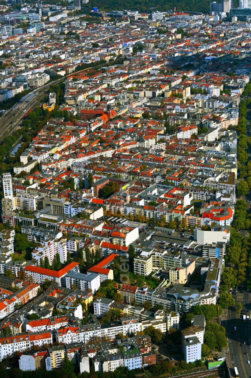 Aerial image Berlin - City view in the urban area between Ringbahn and Kurfuerstendamm in the district Charlottenburg in Berlin, Germany