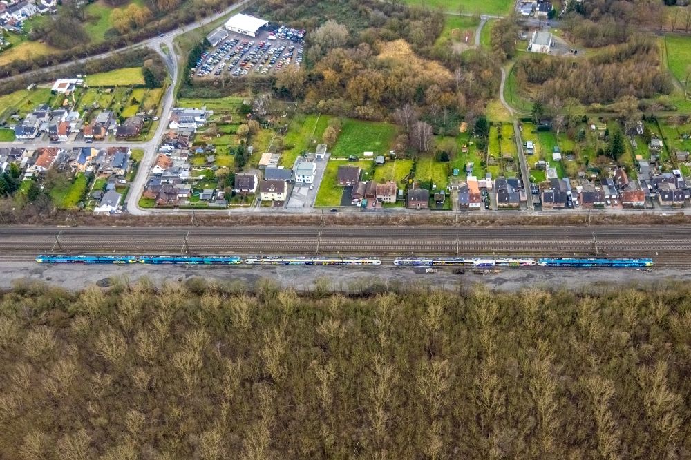 Aerial image Hamm - Regional train railway sidings with a regional train with graffiti along the Lohweg in the district Heessen in Hamm at Ruhrgebiet in the state North Rhine-Westphalia, Germany