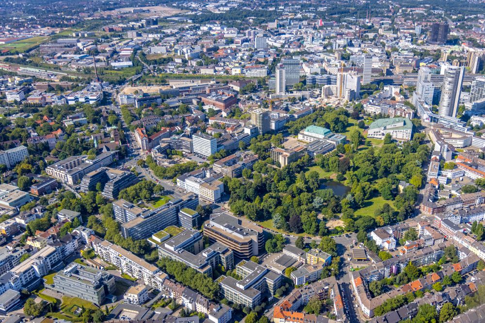 Aerial photograph Essen - View of the municipal garden in Essen in the state North Rhine-Westphalia