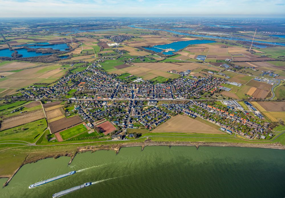 Büderich from above - Urban area with outskirts and inner city area on the edge of agricultural fields and arable land in Buederich at Ruhrgebiet in the state North Rhine-Westphalia, Germany